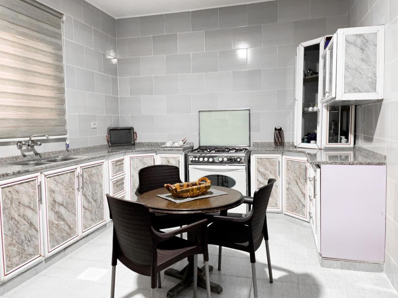 Sunset Hostel Ayn Amun Ngoại thất bức ảnh
